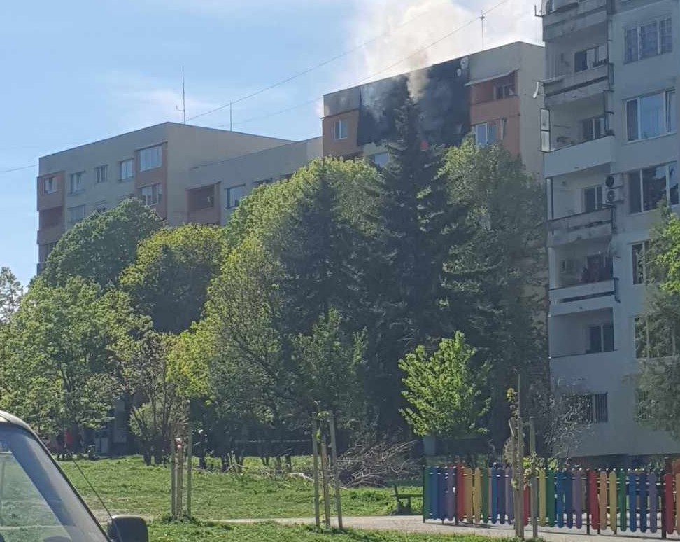 Ужас в столичния кв. "Люлин", гъмжи от линейки и пожарни ВИДЕО 
