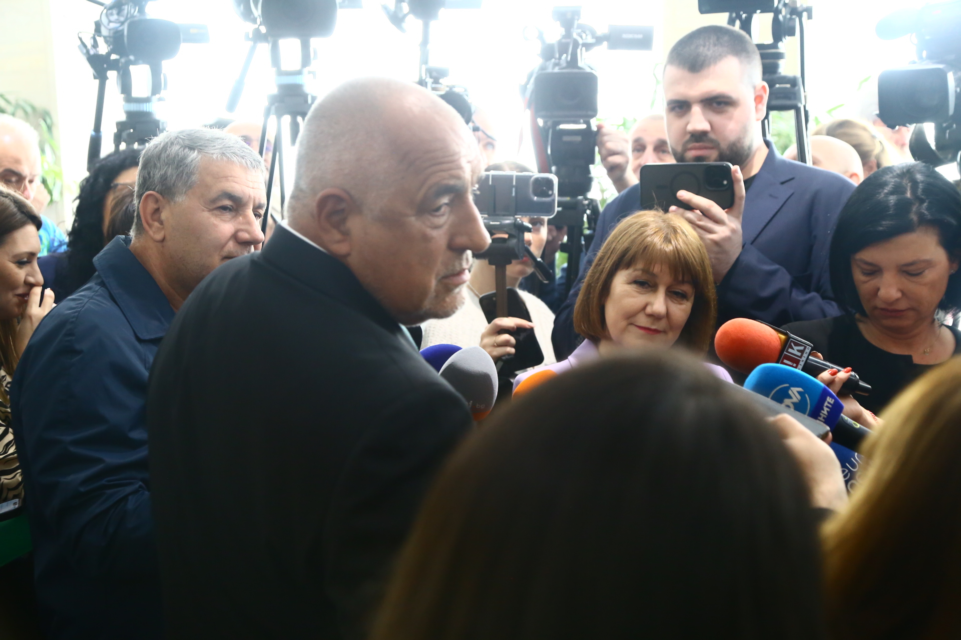 Политолог посочи стратегически ход на Борисов в следващия парламент, а Радев...