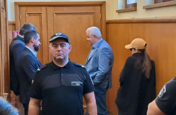 Делото срещу Петя Банкова и Стефан Димитров зацикли, ето защо