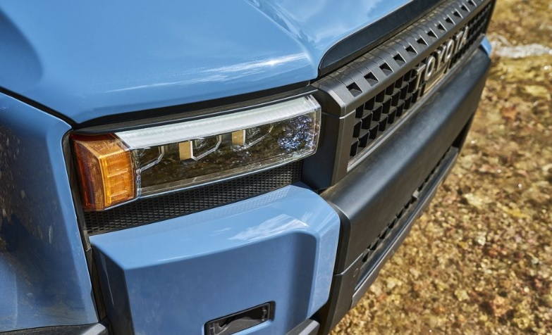 Новият Toyota Land Cruiser: Практичен, достъпен и с висока проходимост ВИДЕО