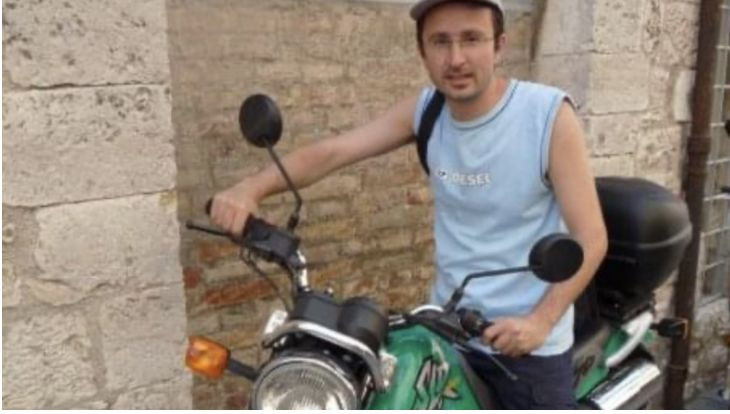 Гръмна скандал в Италианския лицей в Горна баня, директорът Капурдов във война с родители и учители