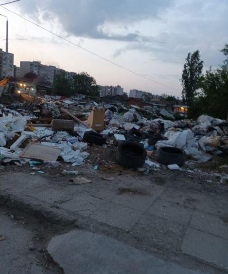 Общинари на извърнедна акция в "Столипиново", завариха пожар и... СНИМКИ