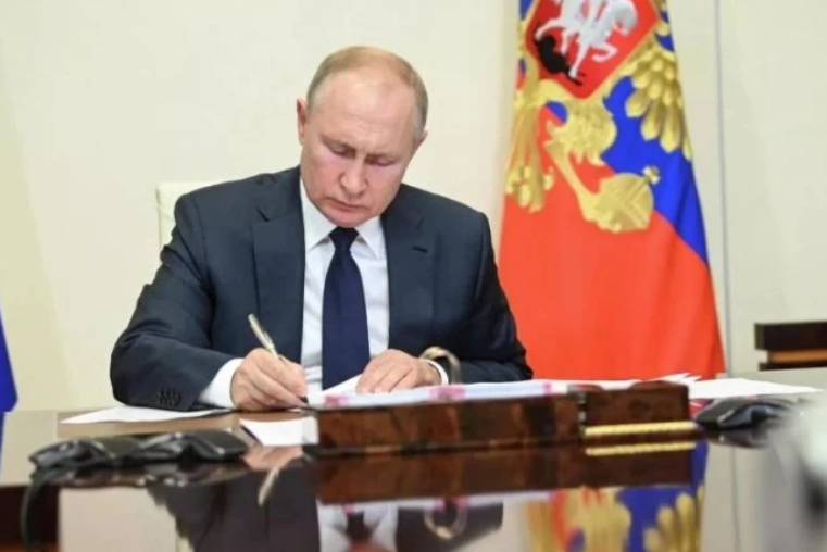 Кремъл ще печели войната с кредитни ваканции, разкри британското разузнаване