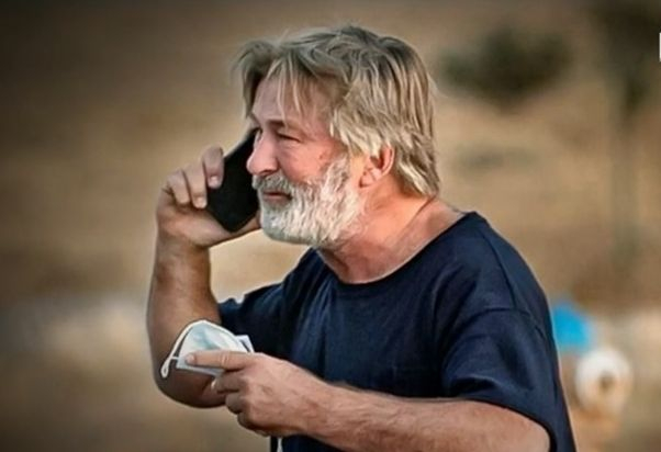 Алек Болдуин стреля, но тази жена отнесе присъда за убийството на операторката 