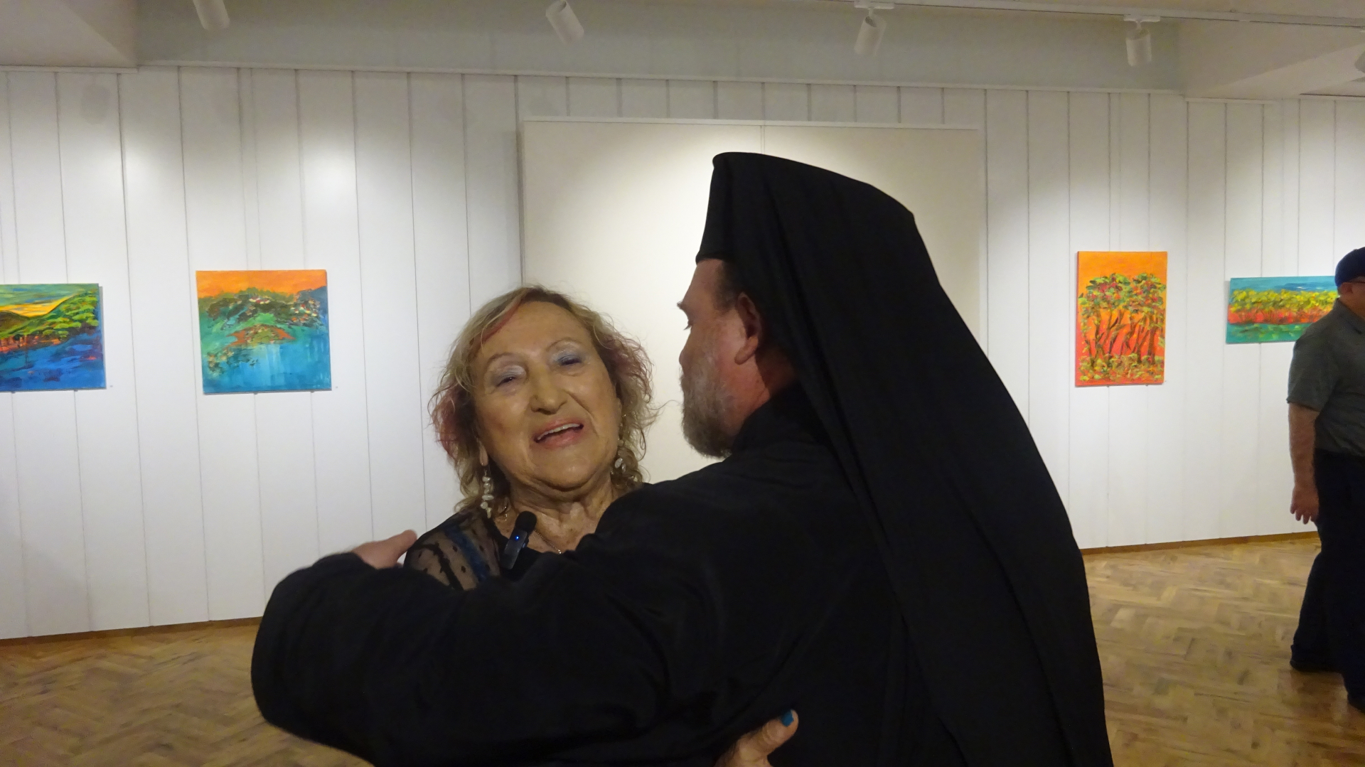 Израелската художничка Рифка Узиел: От България си нося не ракия, а шише черен пясък от Поморие