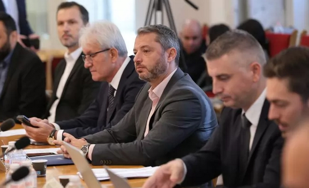 Цяла България ще хвърля капи до небето от това решение на депутатите
