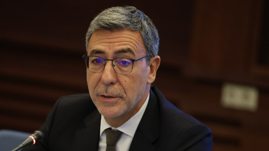 Проф. Вълчев: Имаме пари само за 2 седмици! Всичко много лесно ще се счупи