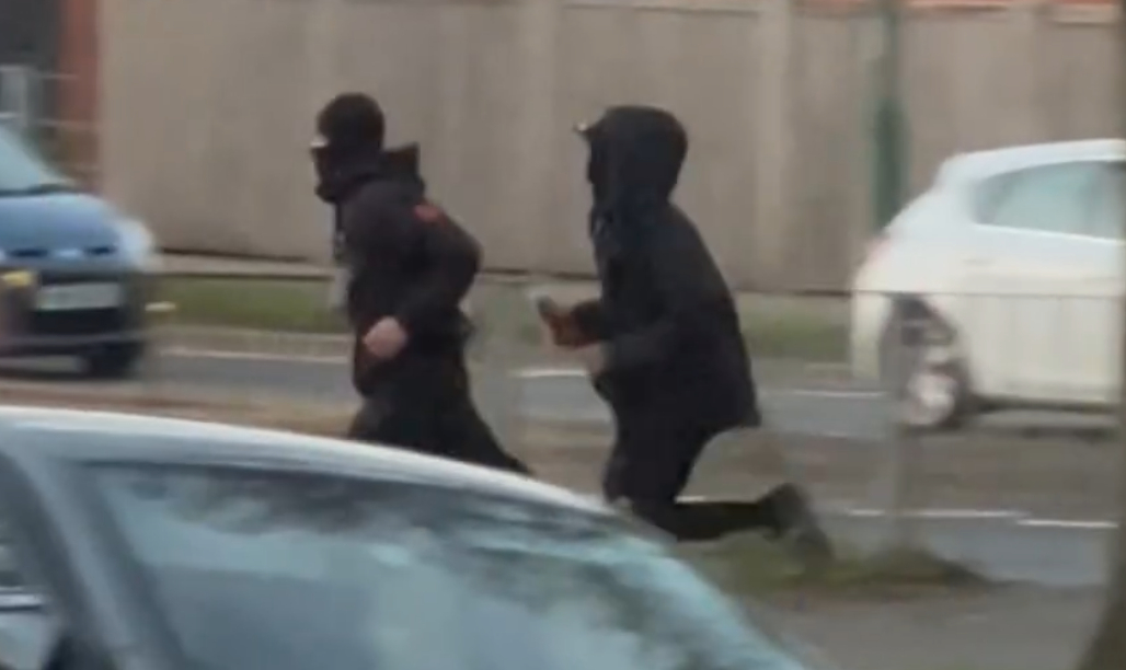 Брутално убийство с мачете! Цял свят настръхна от това ВИДЕО 18+