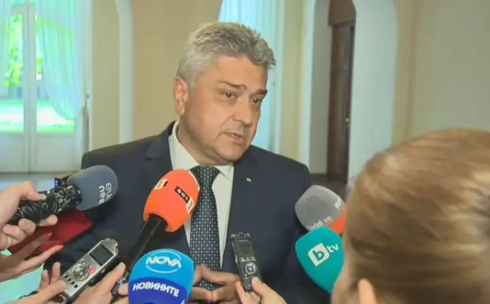 Нароченият за смяна външен министър обяви, че остава до...
