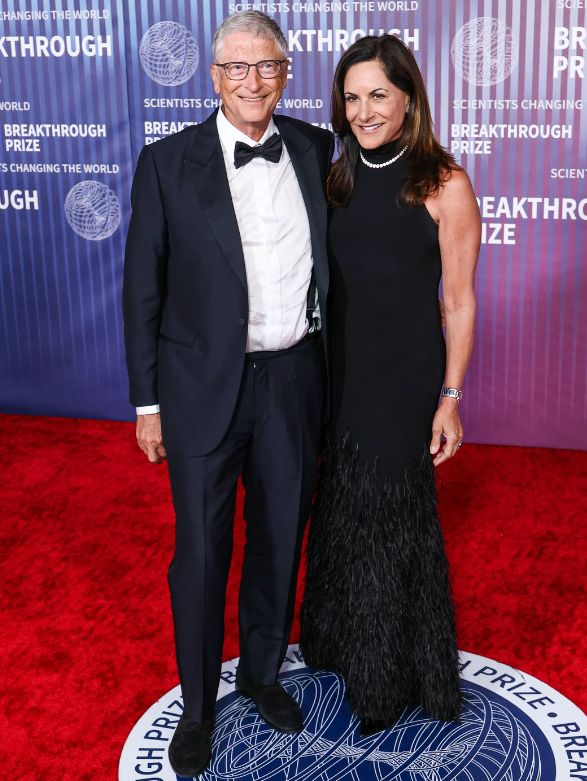 Бил Гейтс най-сетне показа новата си приятелка СНИМКА