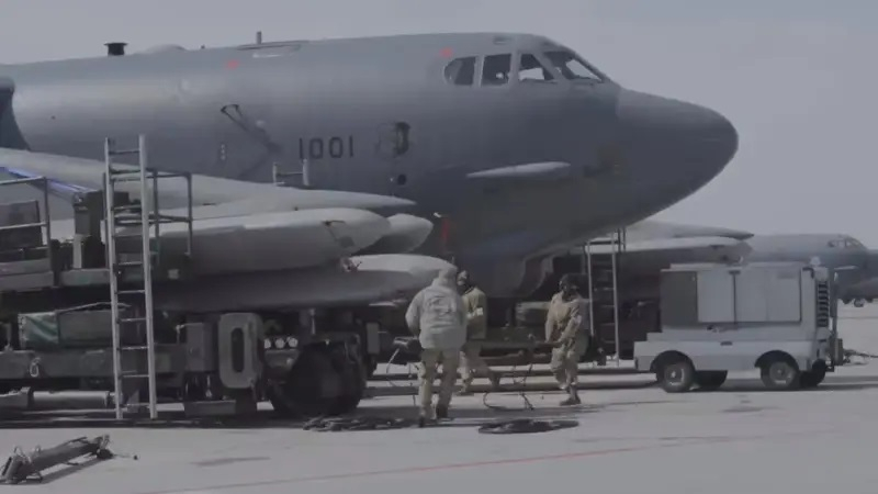 САЩ задействаха 14 бомбардировача B-52H Stratofortress с ядрено оръжие