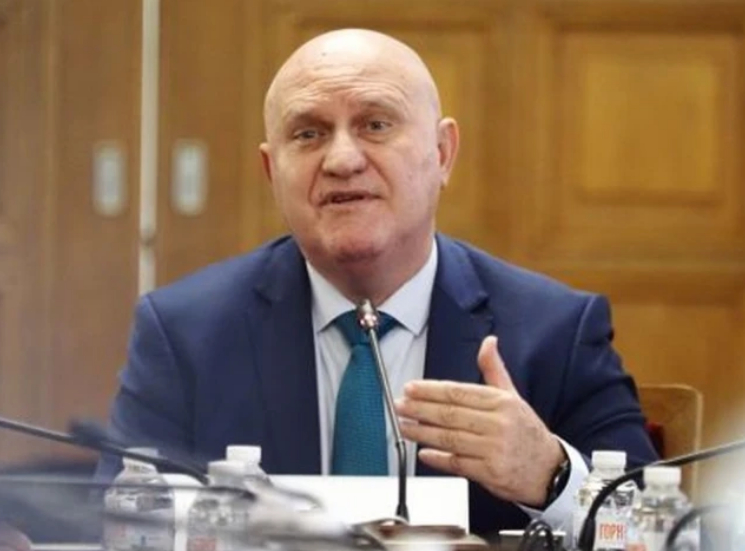Министър Цоков с гореща новина за всички ученици заради плъзналата зараза