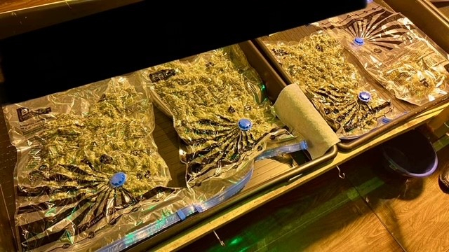 Хванаха в крачка дилър с цели 9 клиенти в София, а на адрес... СНИМКИ