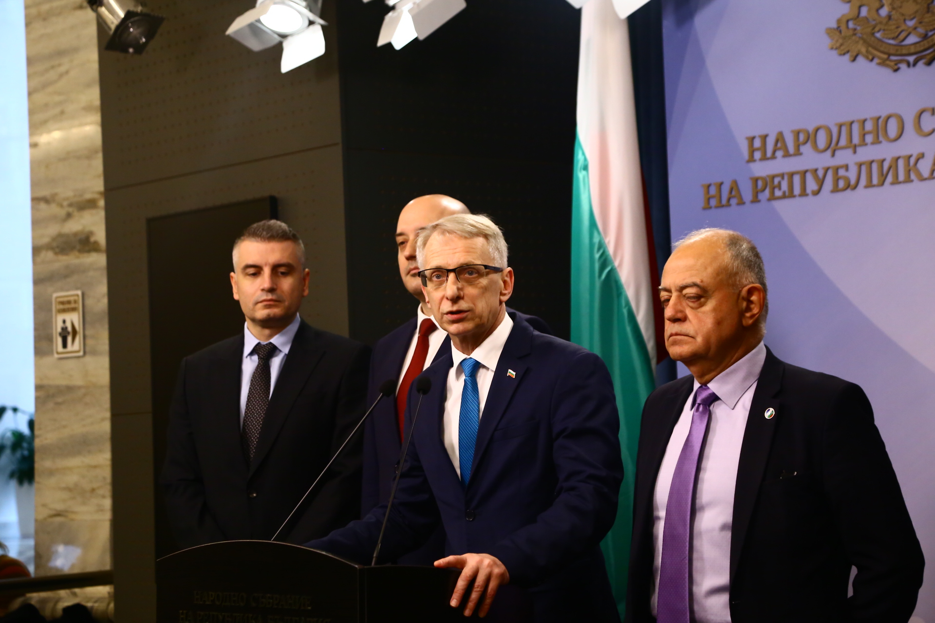 Ново разделение между ДБ и ПП, свикаха спешно заседание