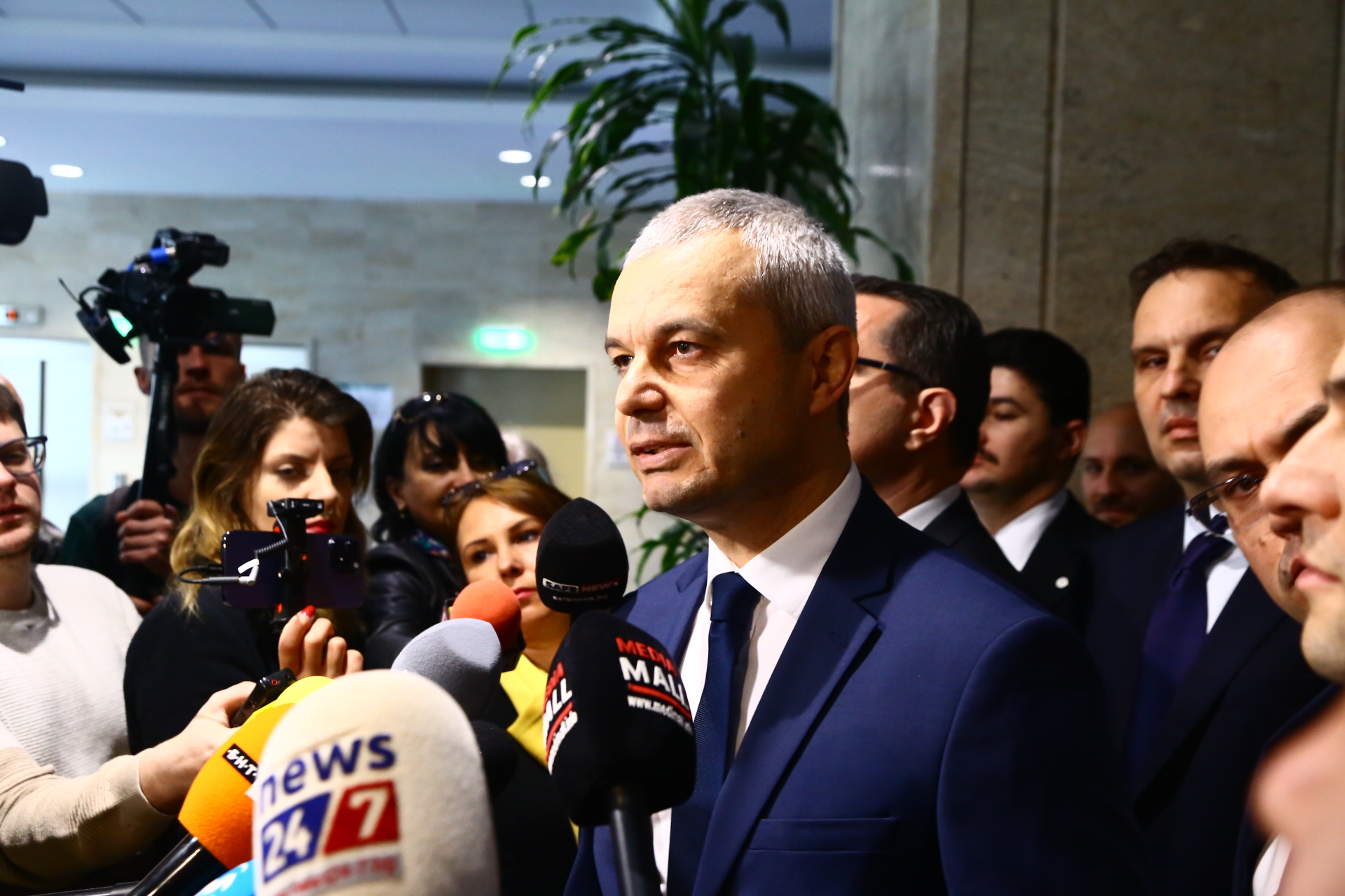 Костадинов за изключването на Лорер: Това не е човешко, гнусни антисемити