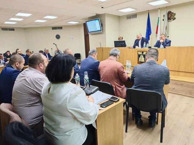 Крахът продължава: Коалицията ПП-ДБ се разпадна във... СНИМКА