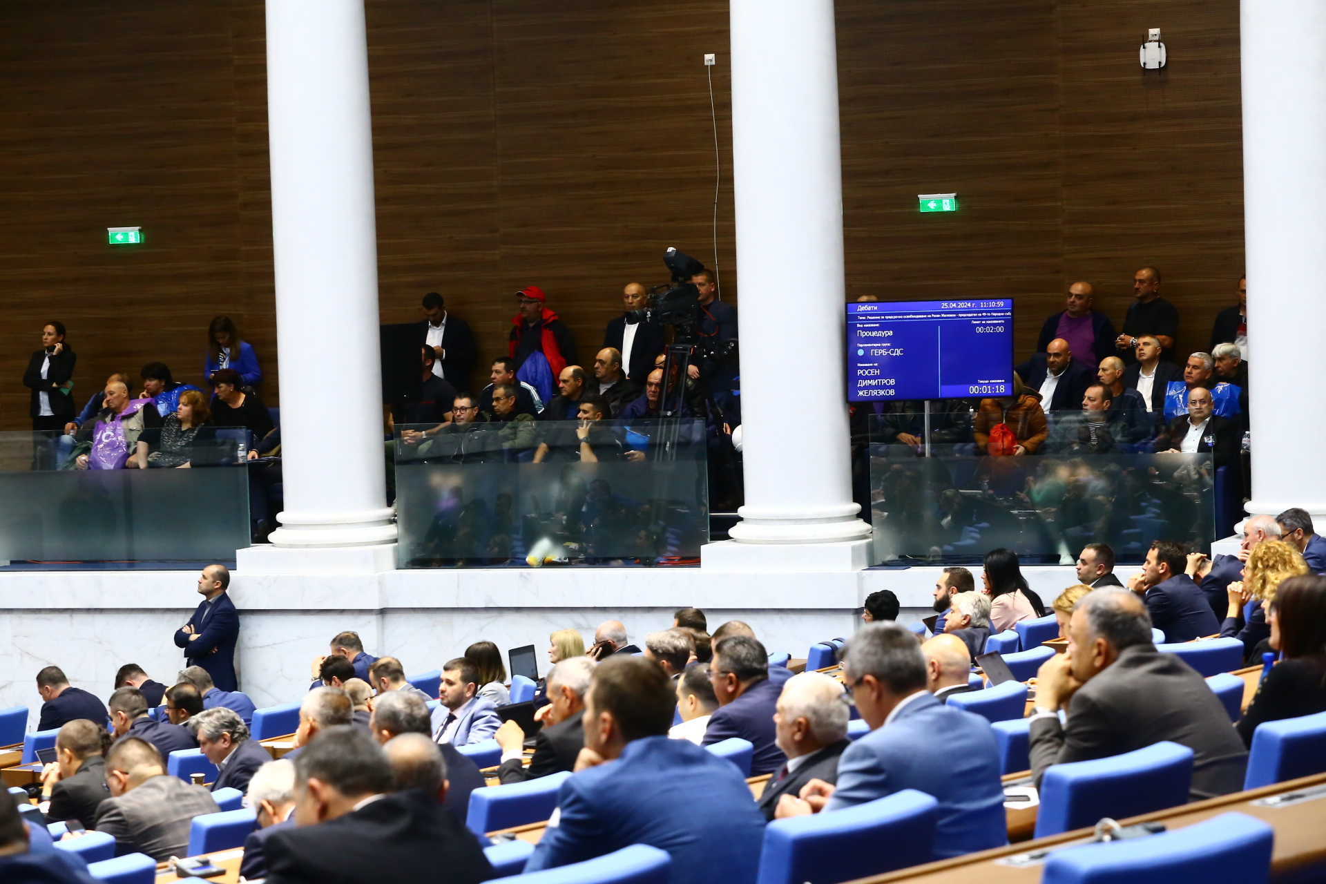 През сълзи и аплодисменти: Решиха съдбата на Росен Желязков БЛИЦ TV