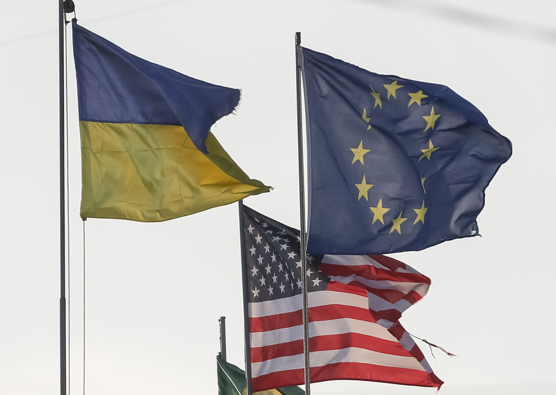  Foreign Policy: Мрачни облаци между Вашингтон и Брюксел заради Украйна