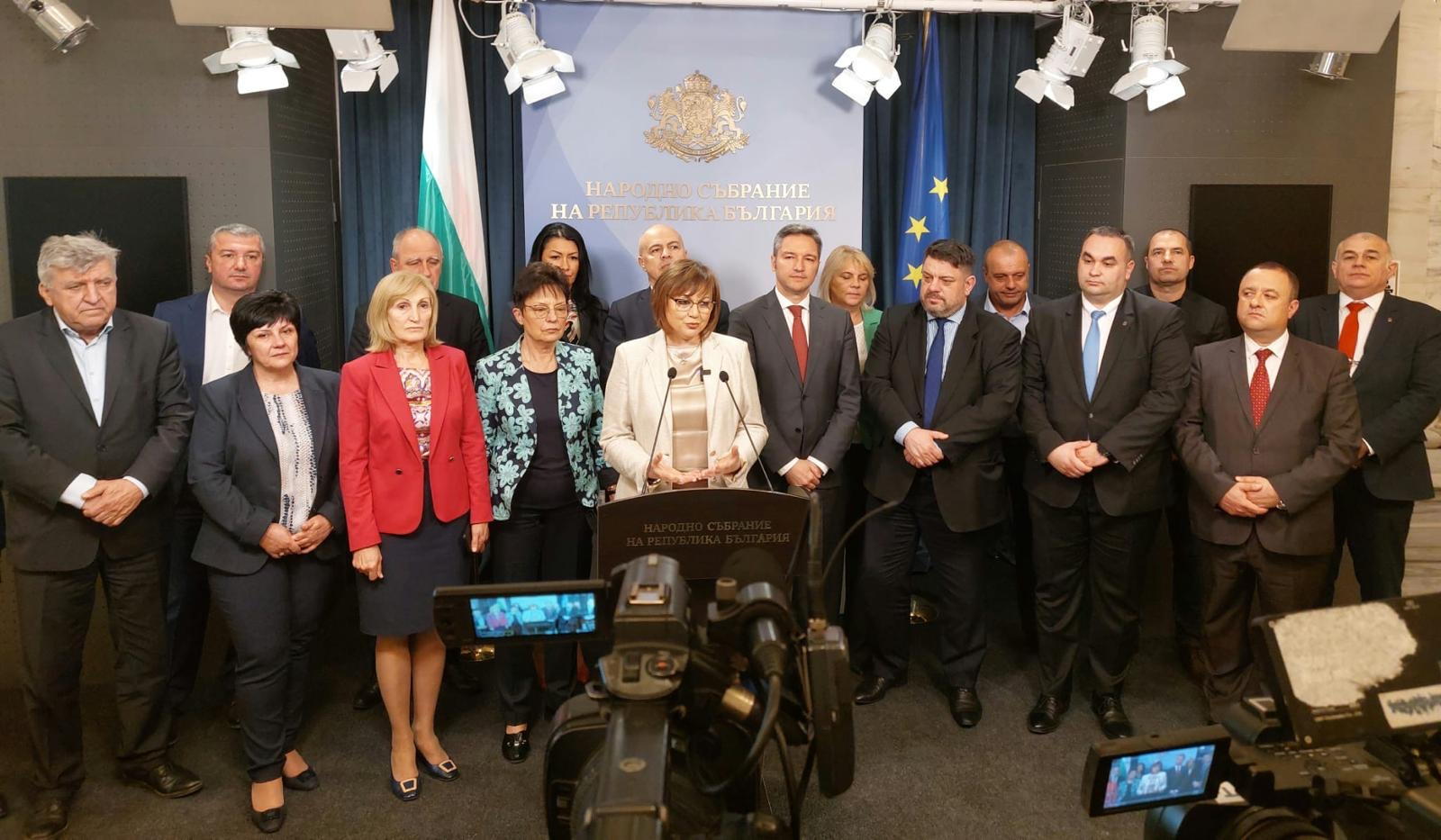 Корнелия Нинова направи отчет за работата на парламентарната група