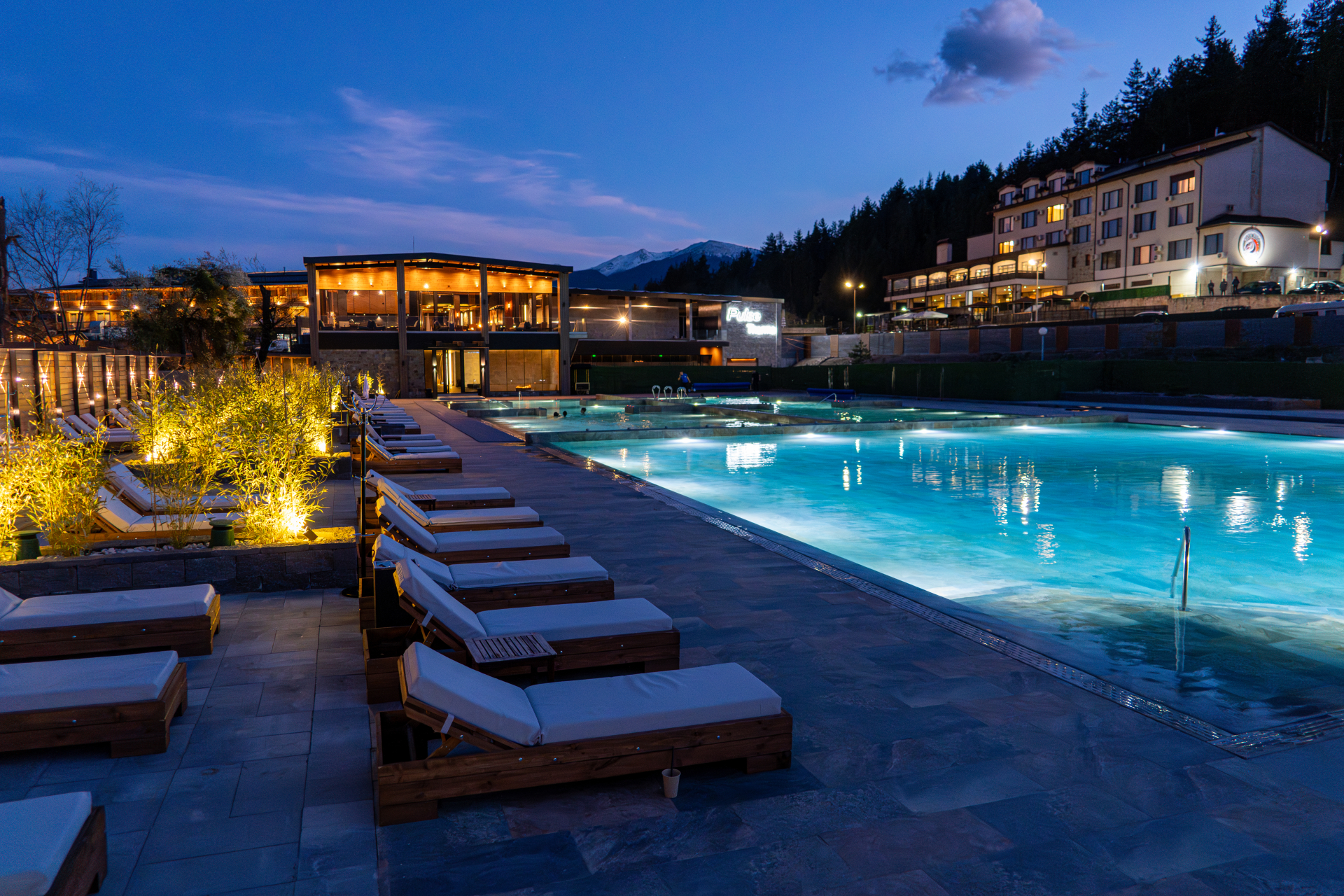 Ново: басейни и за деца в Grand Hotel Therme и Pulse Therme 
