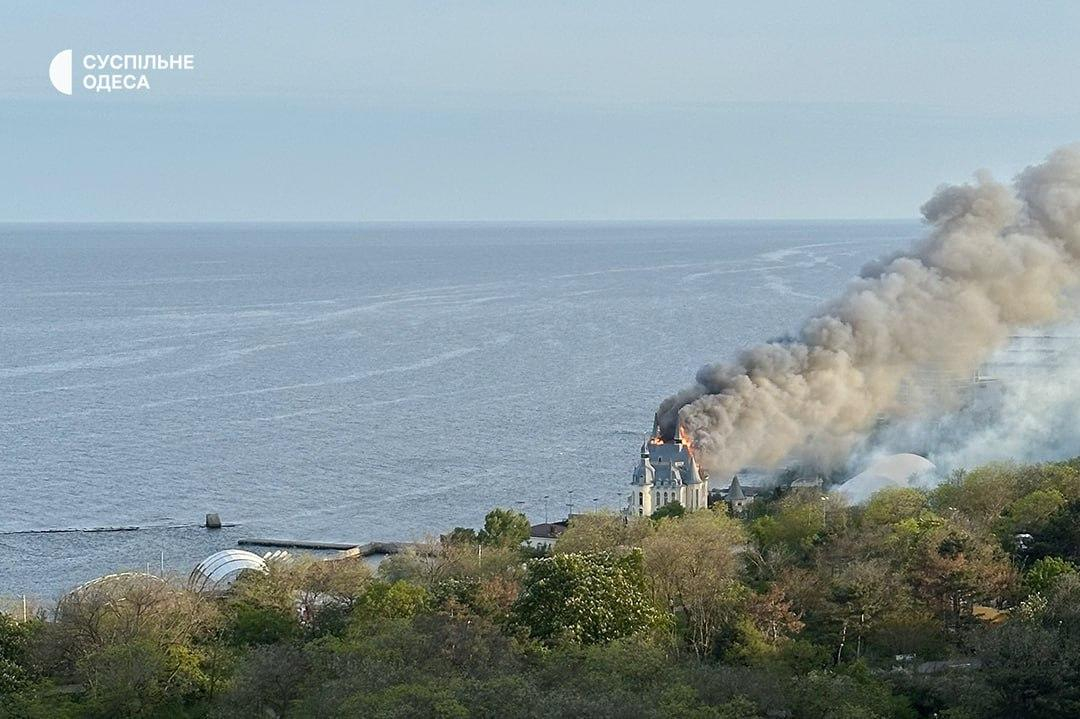 Сирени и силен взрив в Одеса, има жертви 
