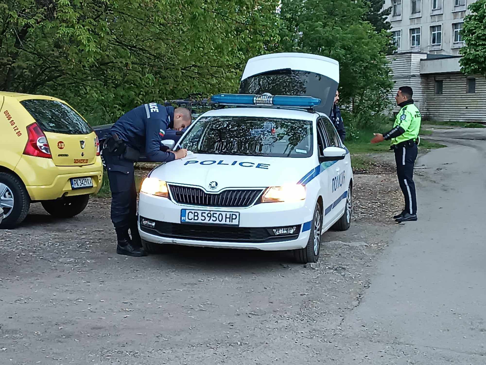 Брутална измама в Перник: Ограбиха дядо с близо 5 хил. лева, лъсна нова схема