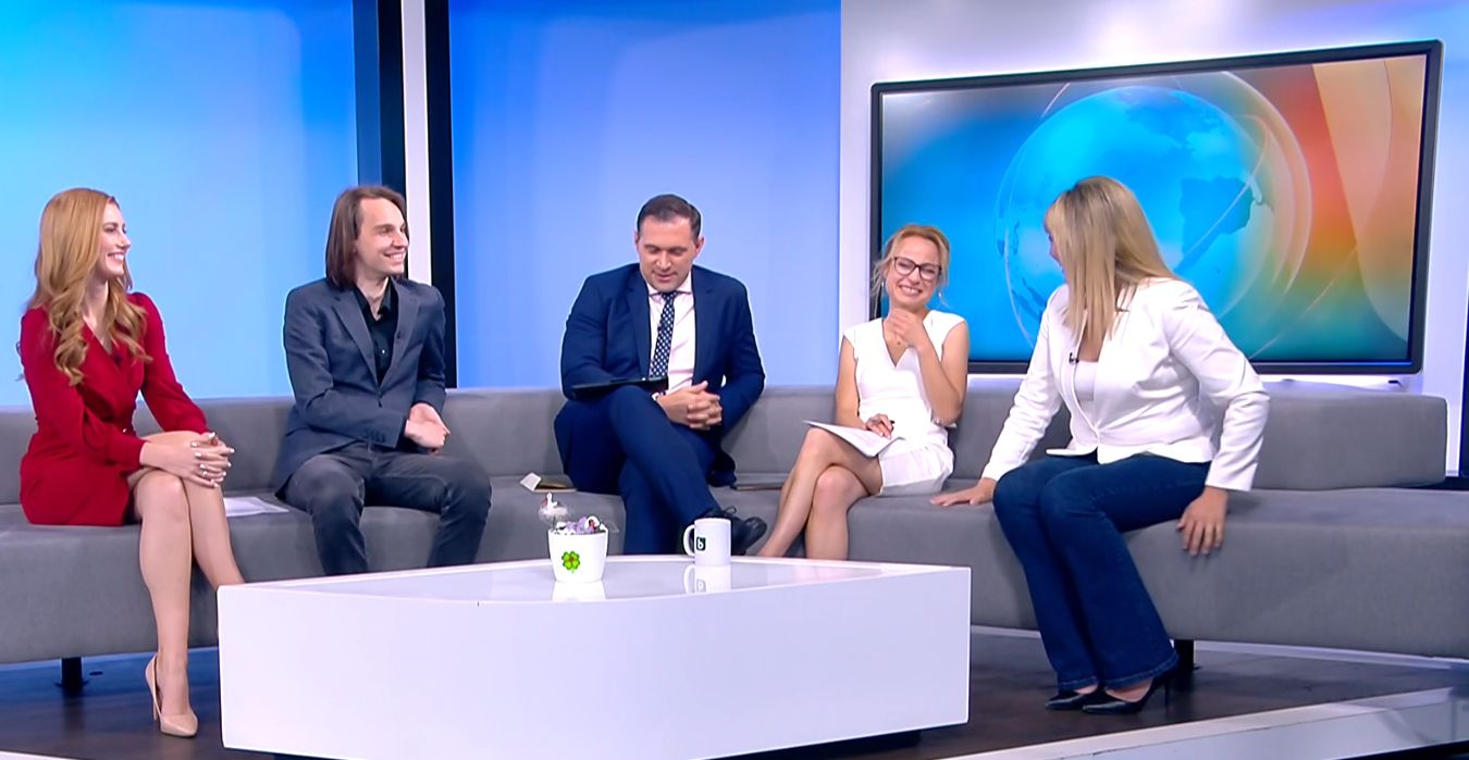 Пълен цирк в ефира на bTV! Цънцарова се кикоти като за последно, не може да... СНИМКИ