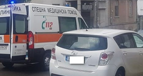 Бус помете малко дете в Бургас, а родителите му ... СНИМКА