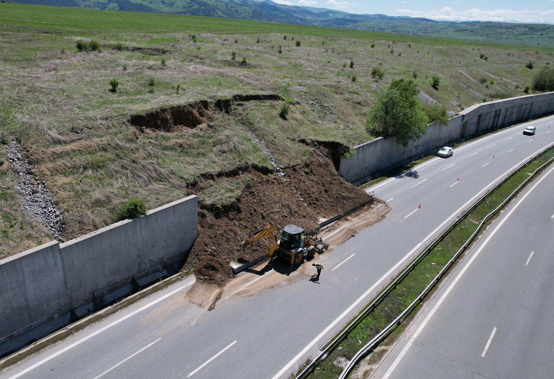 Пътищата ни става гладки като стъкло, трябва само едни торби с пари