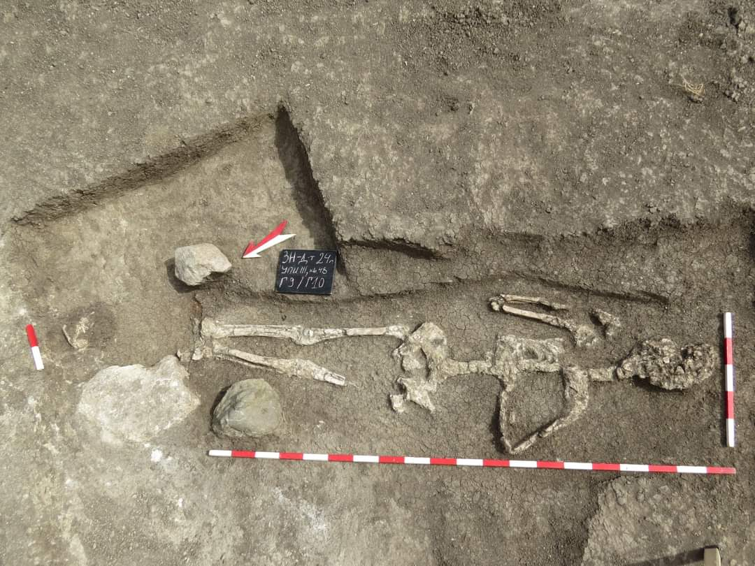 Находка: Гробище изникна при строеж в частен имот в Бургаско, а в парцел номер 10 откриха... СНИМКИ