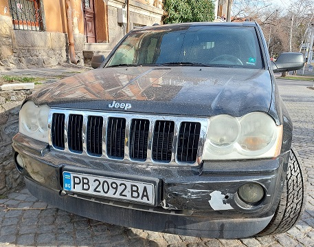 НАП извади на тезгяха коли за без пари, търсят смешна сума за джип Grand Cherokee