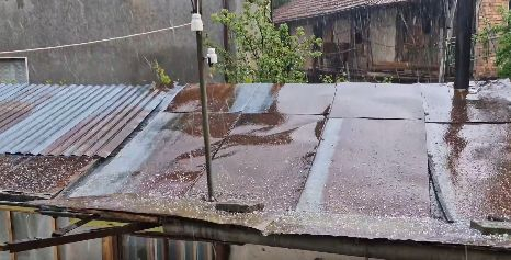 Мощни бури с градушка удариха тези части на България, а в София... ВИДЕО
