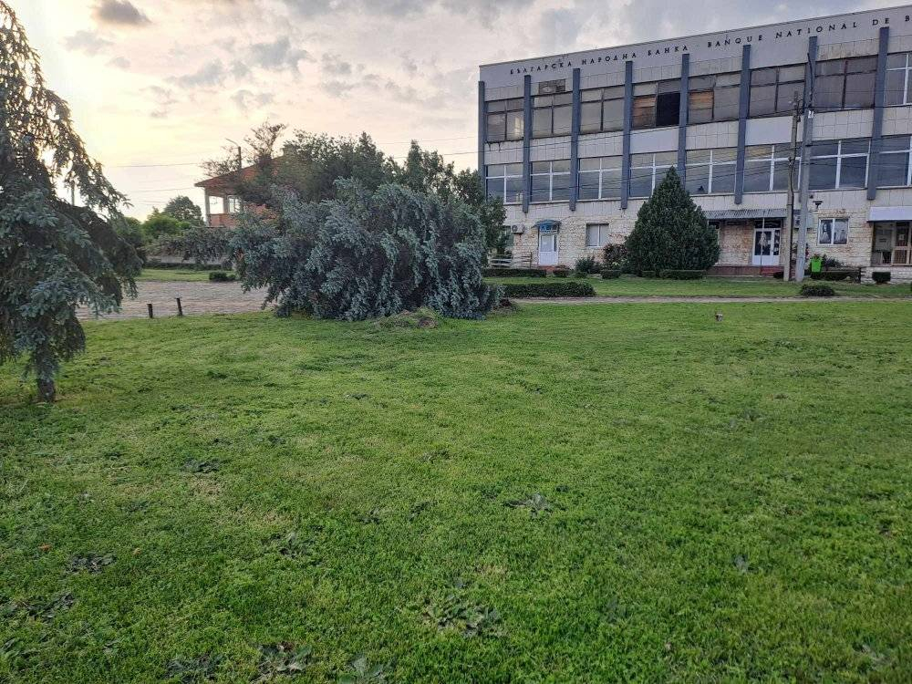 В Стралджа е страшно, кметът зове: Не излизайте навън! 
