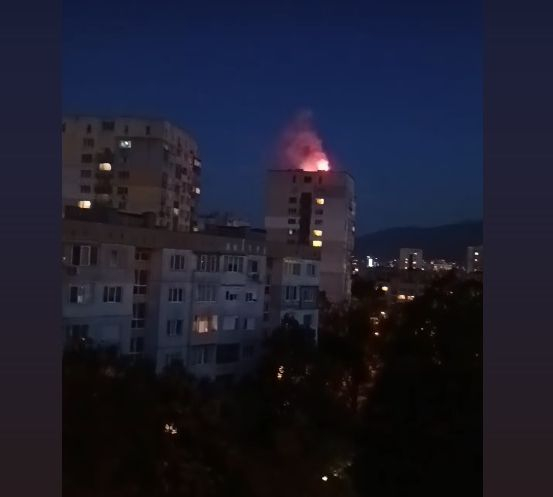 Гърмежи и пламъци в столичен квартал, хората примряха от ужас СНИМКИ 