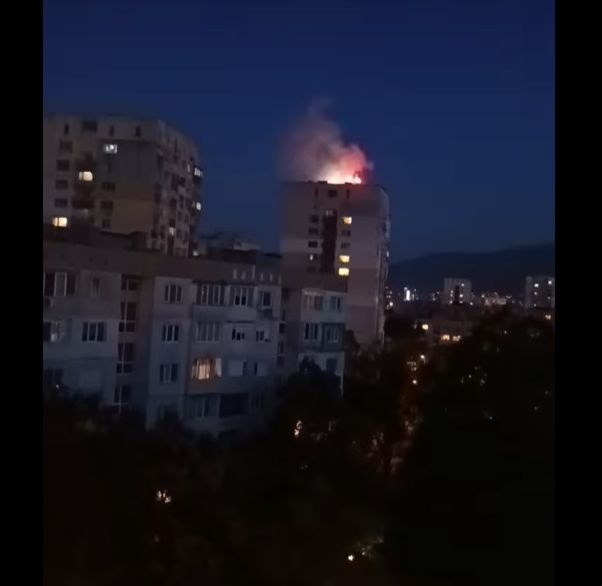 Гърмежи и пламъци в столичен квартал, хората примряха от ужас СНИМКИ 