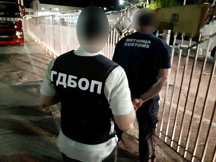 Арестуваха служител на НАП на ГКПП Кулата! Издънката му е скандална