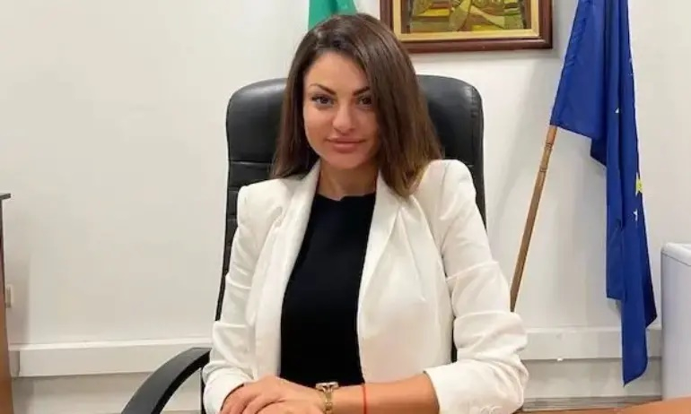 Тази красавица е новият шеф на ДФ „Земеделие”