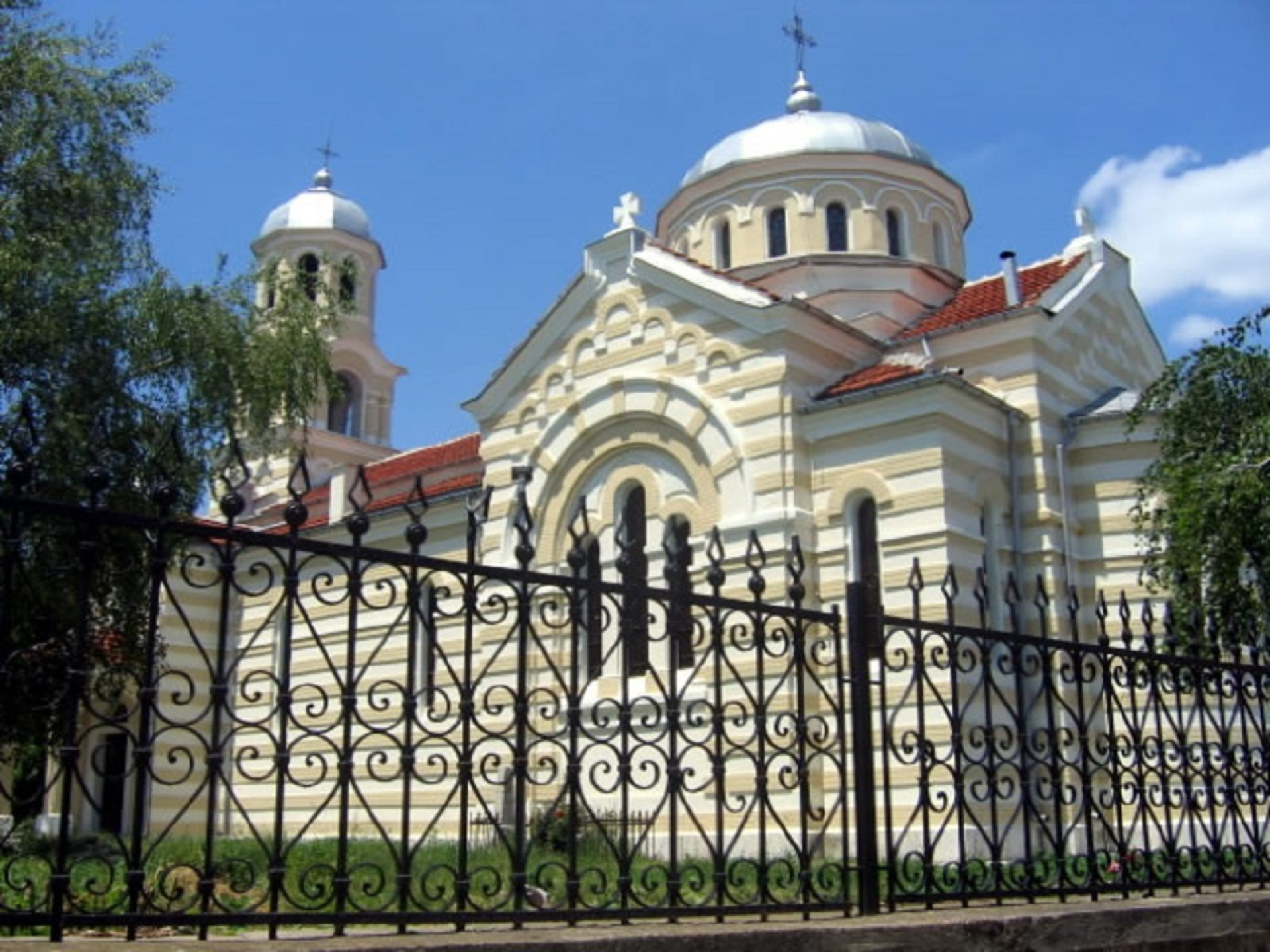 Черква в Лом не отвори врати за Великден, причината скандализира града 