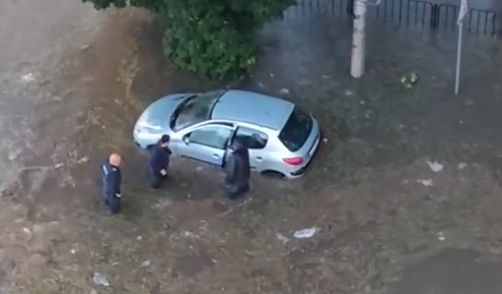 Библейско бедствие удари Плевен: Градът е под вода! Апокалиптични КАДРИ