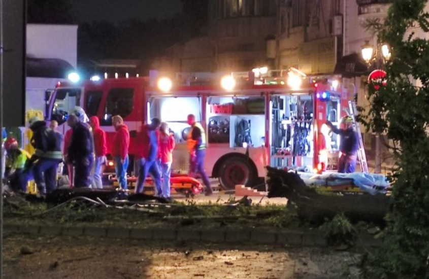 Ад по тъмна доба в Пловдив: Кола се разцепи на две, има 2 жертви СНИМКИ