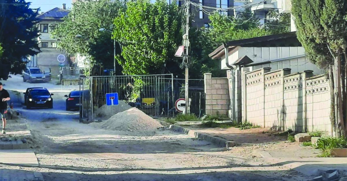 Чака ги ад: Заклещихме туристите по морето в ремонти