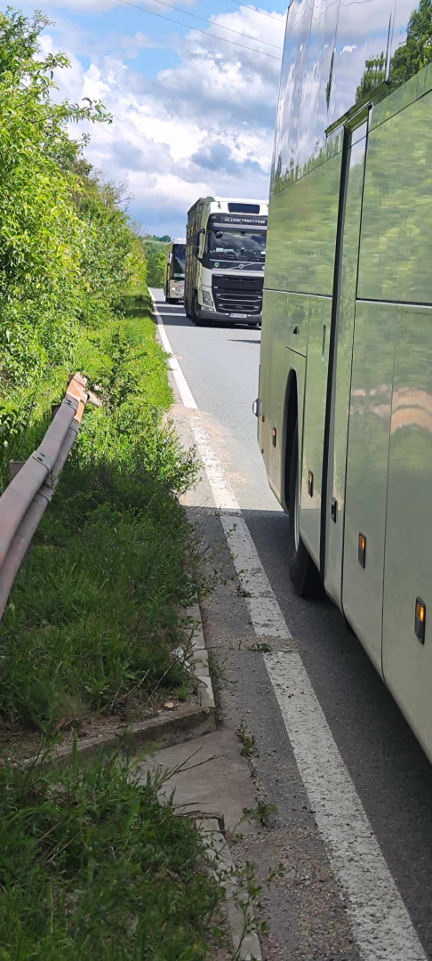 Само в БЛИЦ! Ад на пътя край Монтана, десетки шофьори са в капан СНИМКИ 