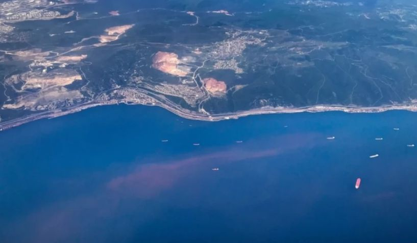 Червен кошмар в Мраморно море, наред е Черно море