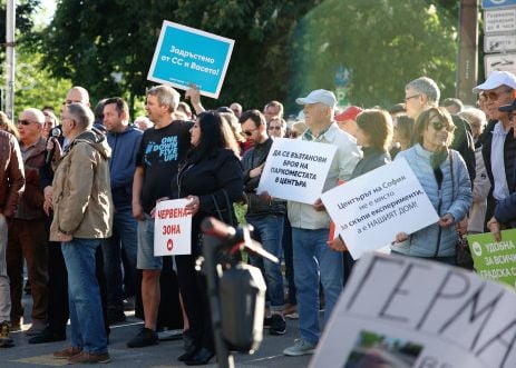 На "Патриарха" ври и кипи, гневни столичани искат главата на Терзиев 