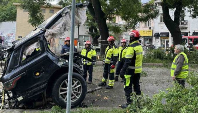 Мястото на касапницата с 2 трупа в Пловдив е било пълно със...