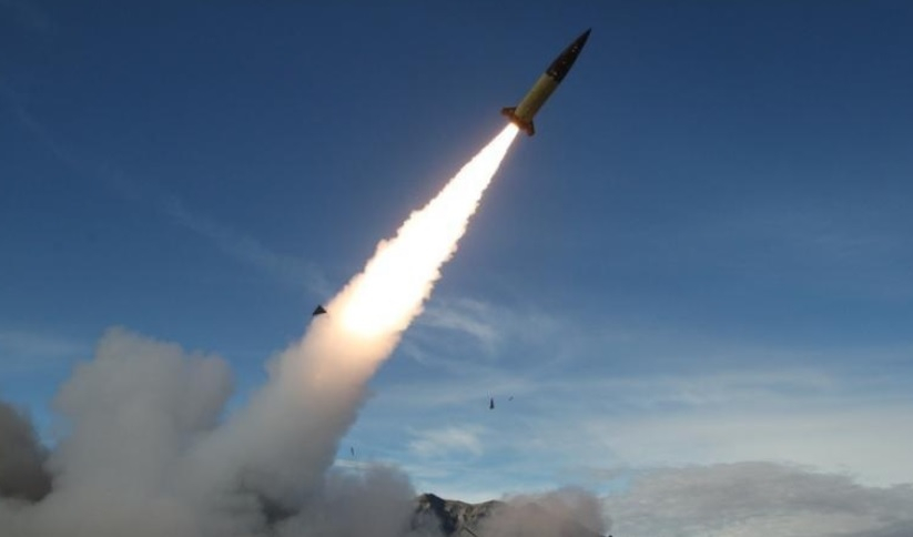 Украинците атакуваха Крим с 20 ракети, пожар избухна край летище "Белбек"