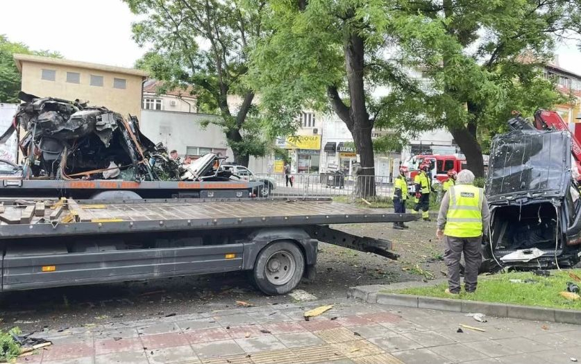 Гореща новина за пострадалия заради разцепения джип пожарникар, оказа се...