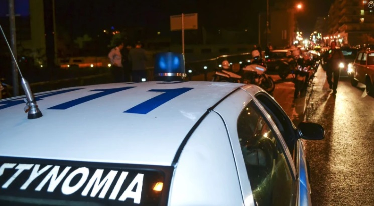 Гранати гърмят край Атина, страшно е