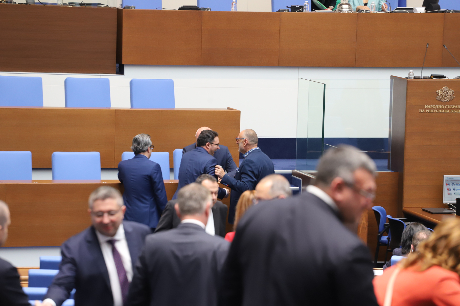 На извънредното заседание на НС: Нов депутат се закле преди края на мандата БЛИЦ TV