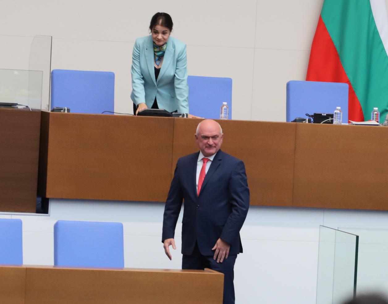 На извънредното заседание на НС: Нов депутат се закле преди края на мандата БЛИЦ TV
